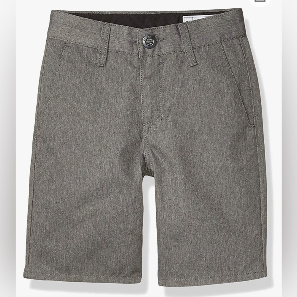 heather grey shorts for boys! perfecto for causal use or for formal events!